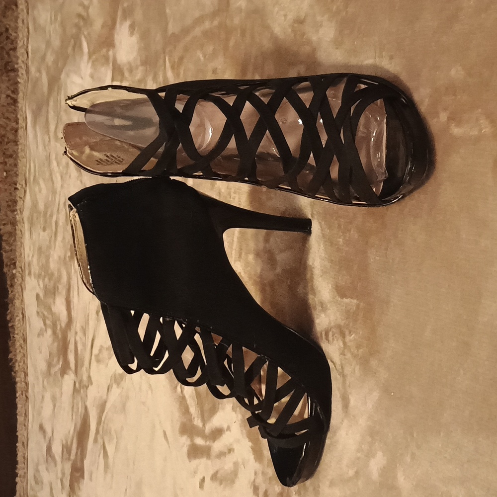 Nine West Size 8 black "The Move" heels